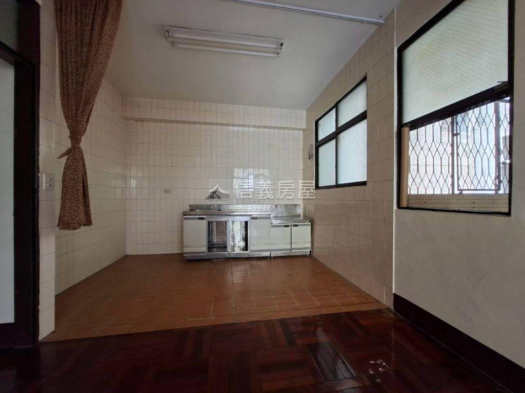 近園道三樓三房通風公寓房屋室內格局與周邊環境