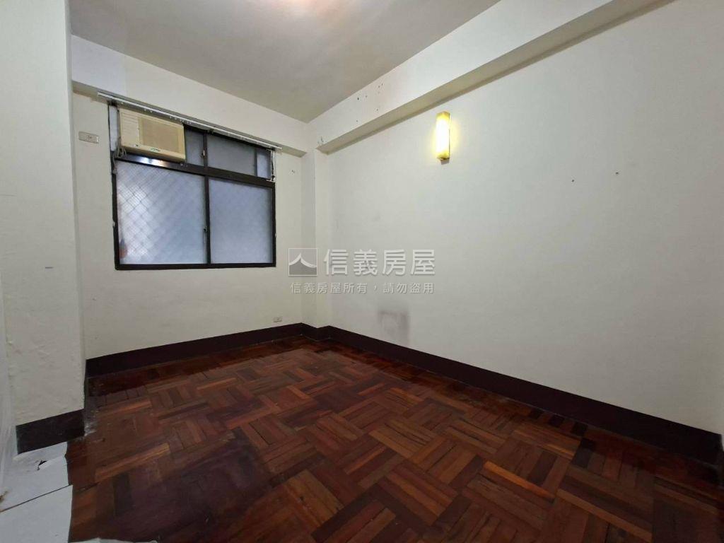近園道三樓三房通風公寓房屋室內格局與周邊環境