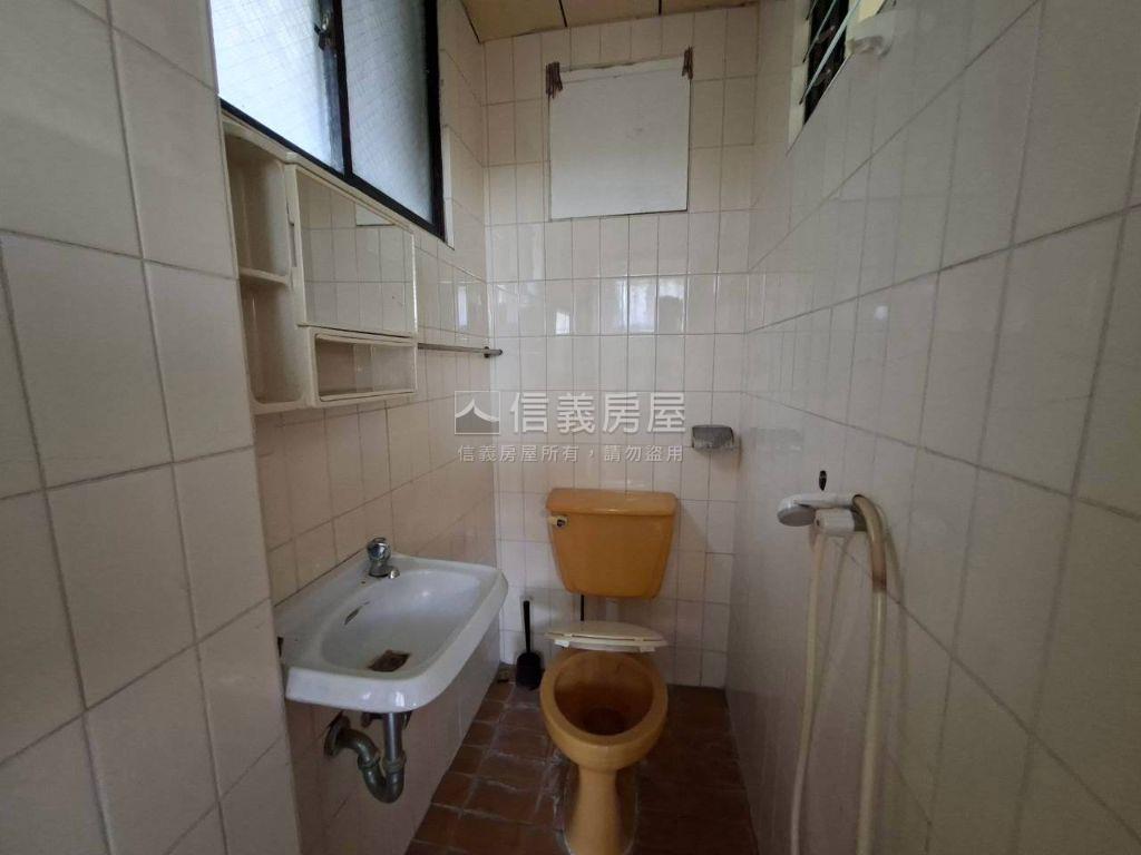 近園道三樓三房通風公寓房屋室內格局與周邊環境