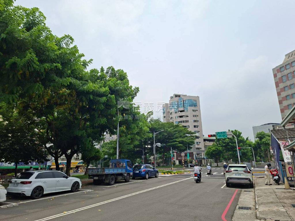 近園道三樓三房通風公寓房屋室內格局與周邊環境