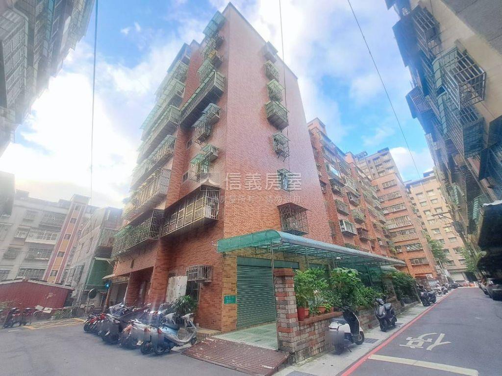 五華特區前後陽台珍稀三房房屋室內格局與周邊環境