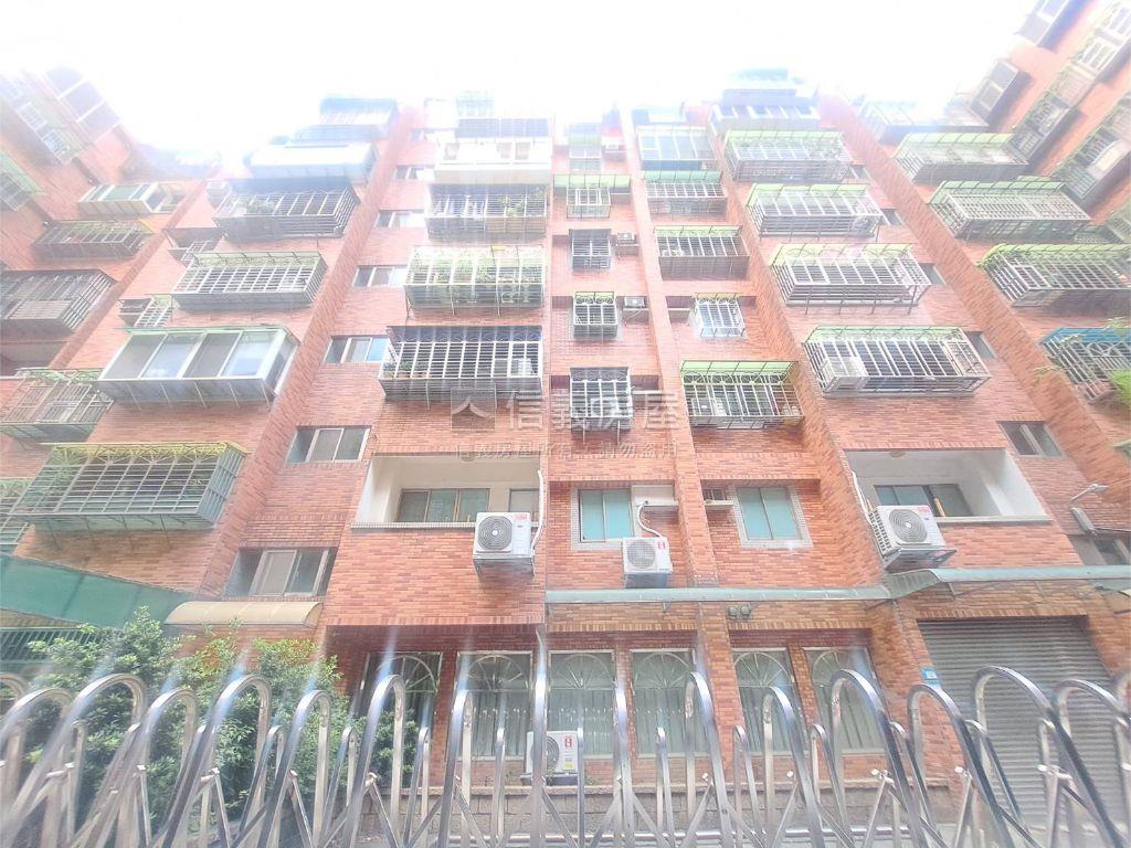 五華特區前後陽台珍稀三房房屋室內格局與周邊環境