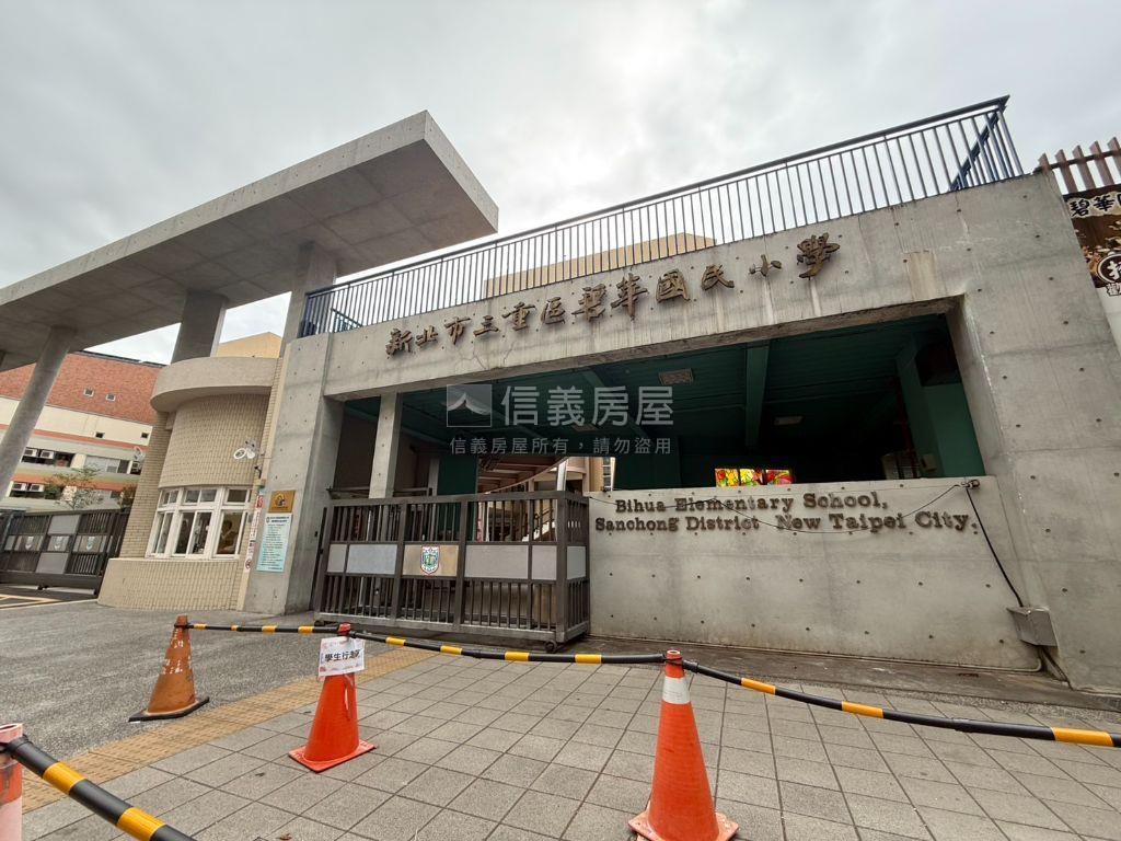 五華特區前後陽台珍稀三房房屋室內格局與周邊環境