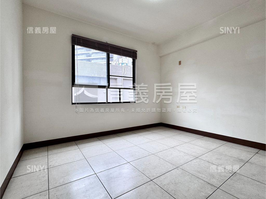 多城ＮＨＫ透天車墅房屋室內格局與周邊環境