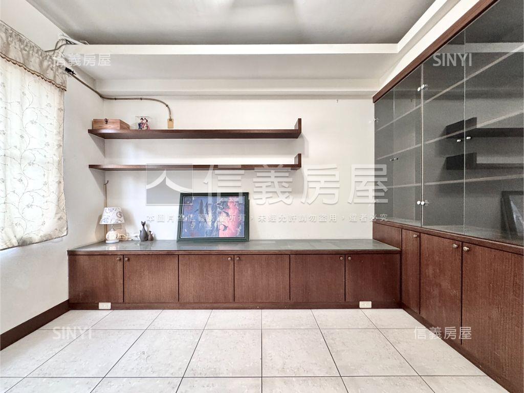 多城ＮＨＫ透天車墅房屋室內格局與周邊環境