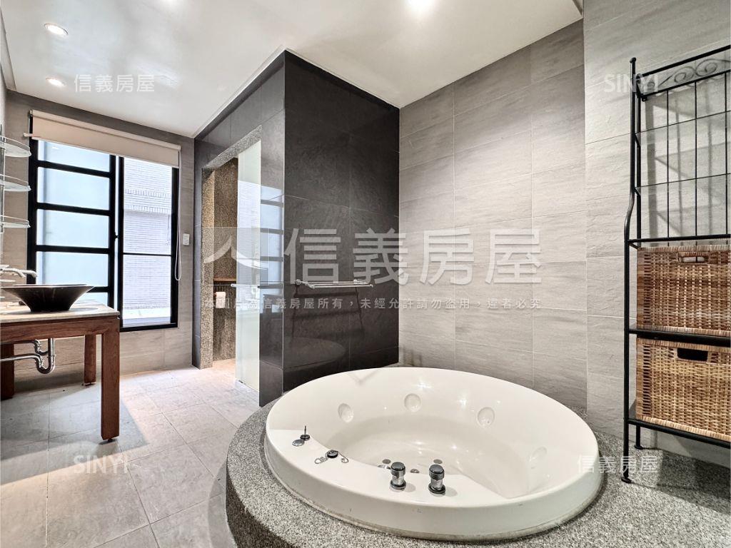 多城ＮＨＫ透天車墅房屋室內格局與周邊環境