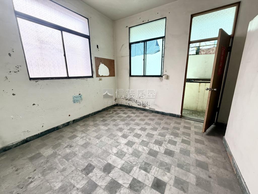 大橋｜角窗前後出入美透房屋室內格局與周邊環境