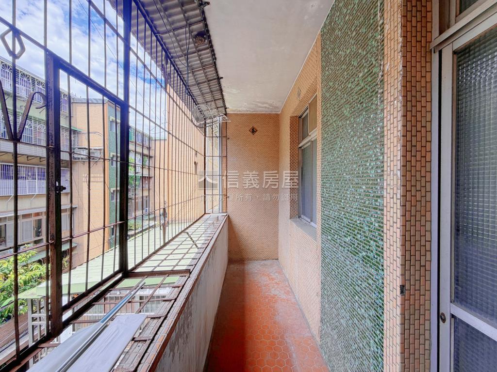 僑中採光公寓房屋室內格局與周邊環境
