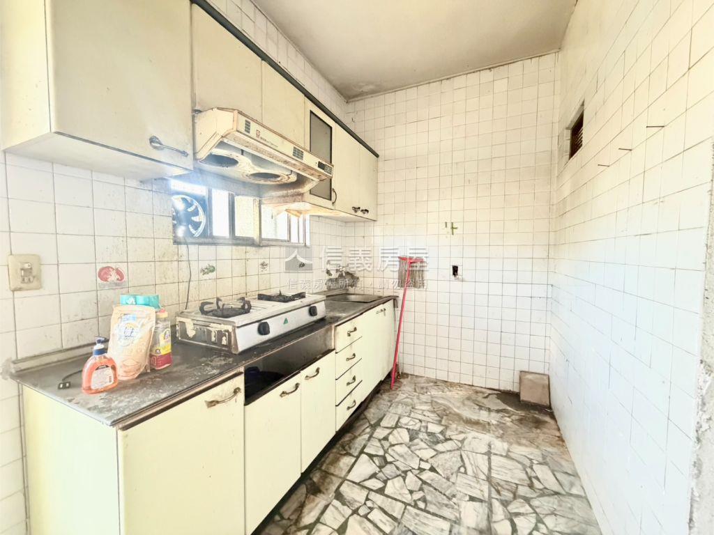 僑中採光公寓房屋室內格局與周邊環境