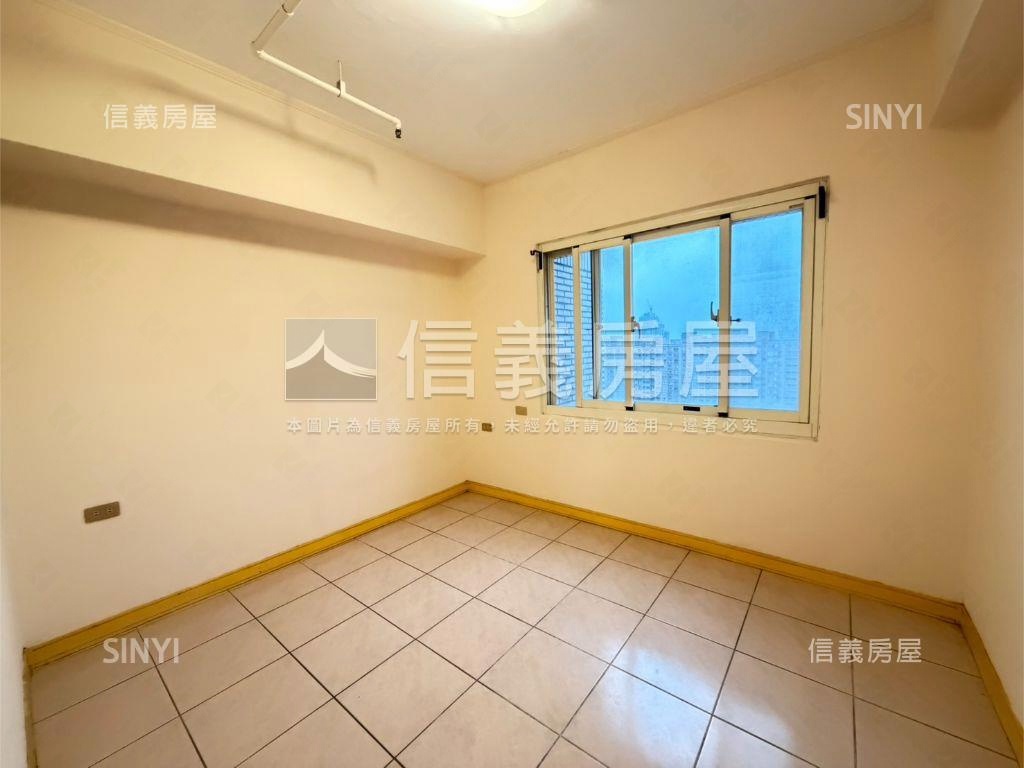 近未來捷運Ｇ１０三房車位房屋室內格局與周邊環境