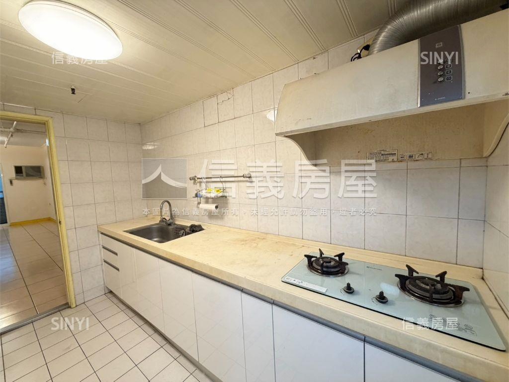 近未來捷運Ｇ１０三房車位房屋室內格局與周邊環境