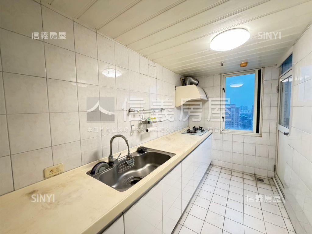 近未來捷運Ｇ１０三房車位房屋室內格局與周邊環境