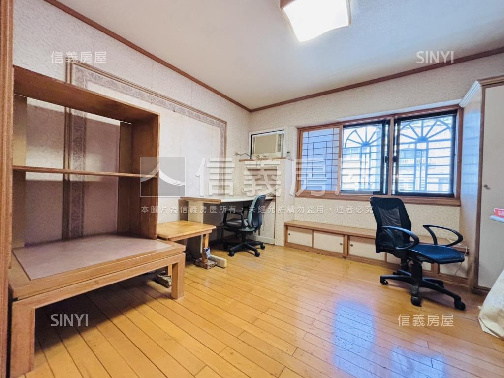 林富街。景觀四房雙平車房屋室內格局與周邊環境