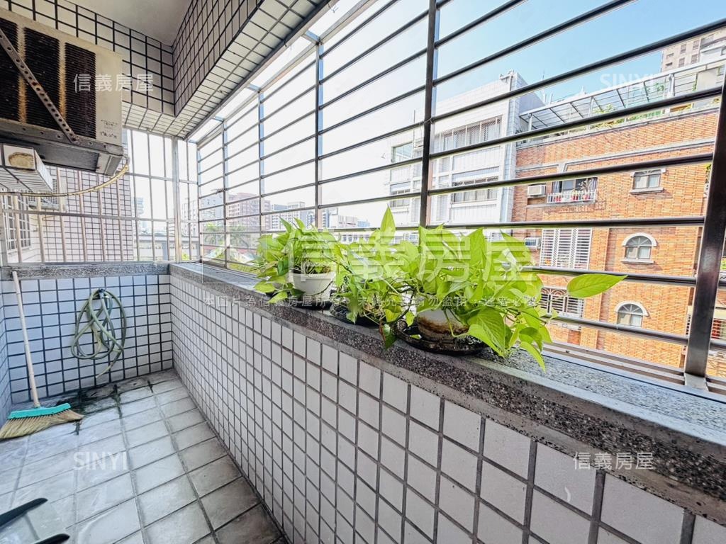 林富街。景觀四房雙平車房屋室內格局與周邊環境