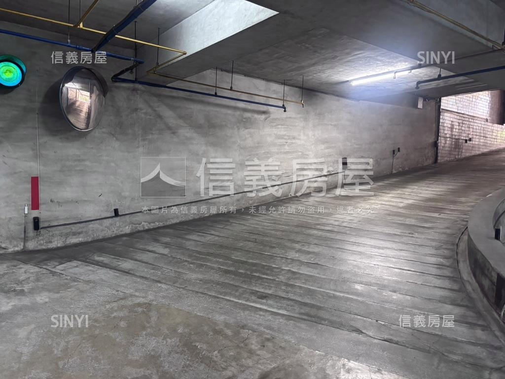 林富街。景觀四房雙平車房屋室內格局與周邊環境