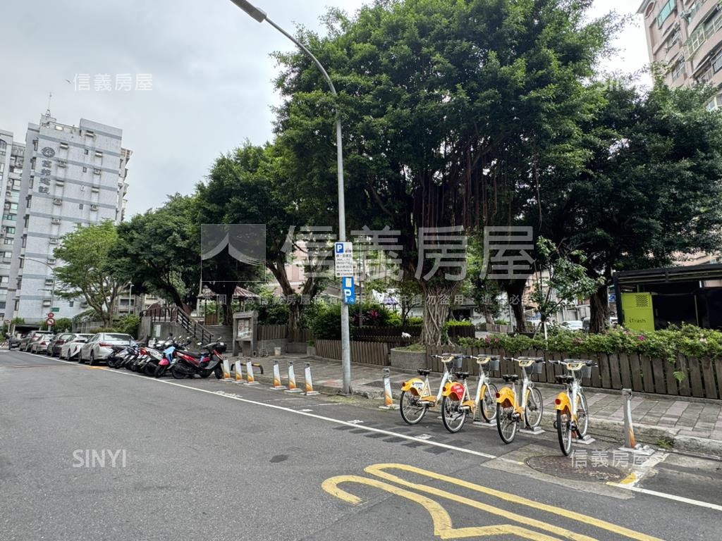 東湖國小面寬角間醒目店面房屋室內格局與周邊環境