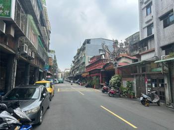 萬大公寓成家三樓