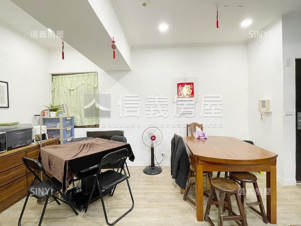 麗景大廈方正美四房房屋室內格局與周邊環境