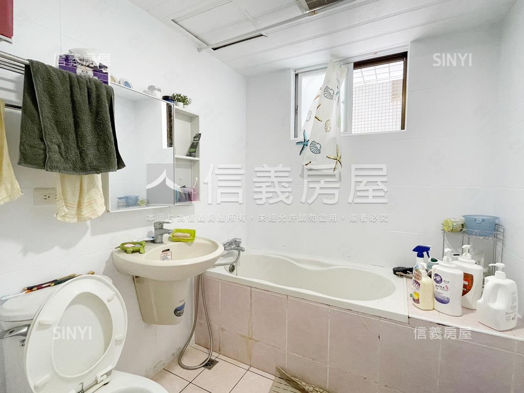 麗景大廈方正美四房房屋室內格局與周邊環境