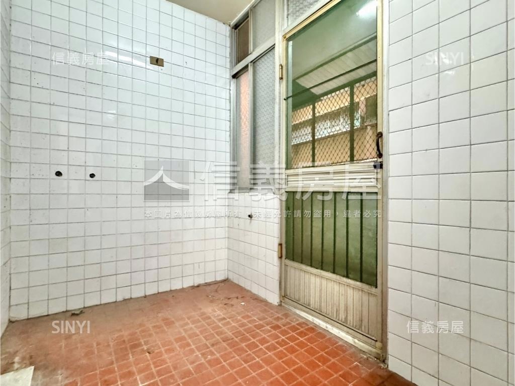 左營果貿好入手四房房屋室內格局與周邊環境