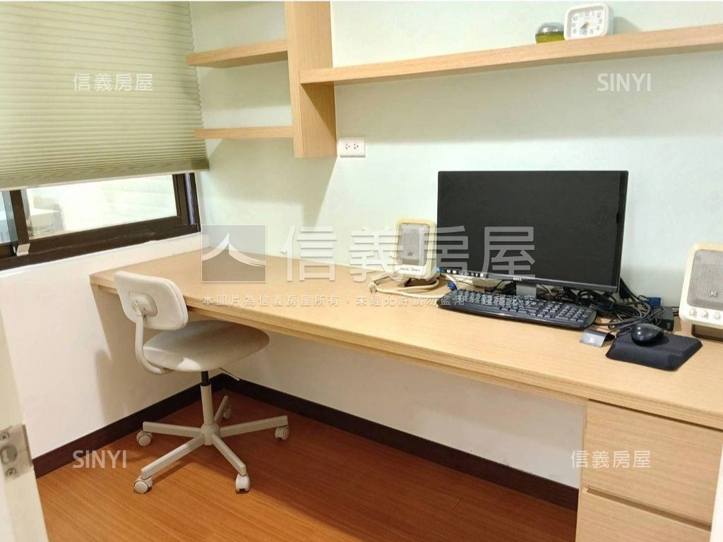 近文德站湖水裔靓兩房車位房屋室內格局與周邊環境