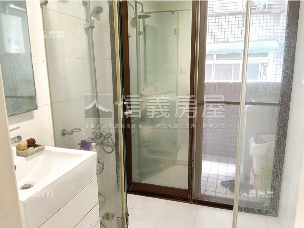 近文德站湖水裔靓兩房車位房屋室內格局與周邊環境