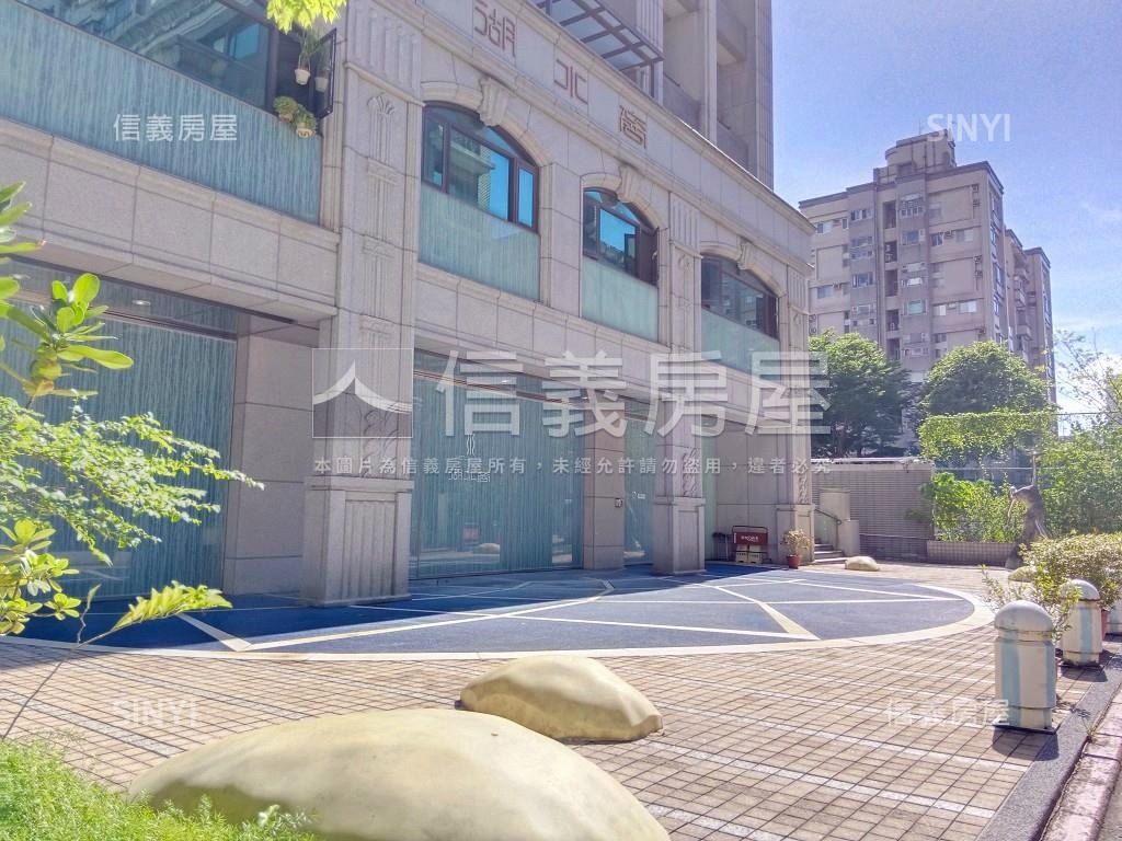 近文德站湖水裔靓兩房車位房屋室內格局與周邊環境