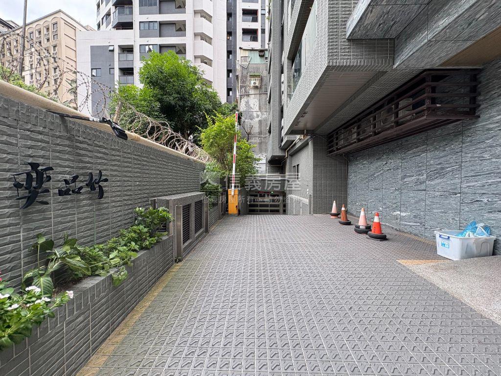 古亭新落成三角窗店面房屋室內格局與周邊環境