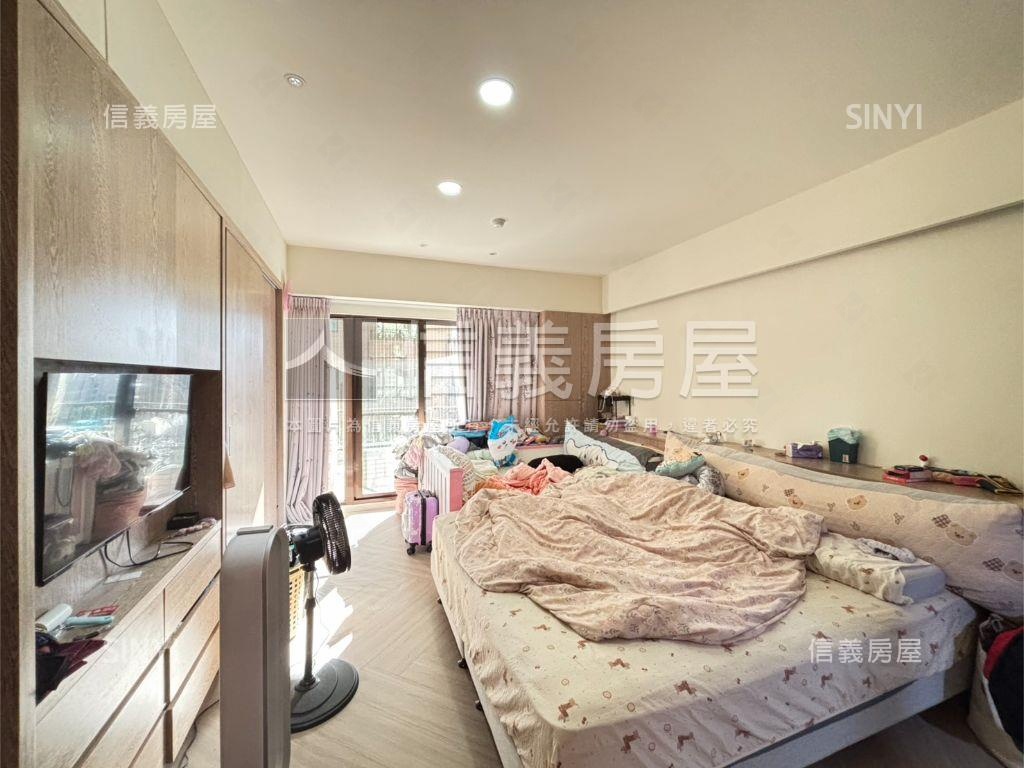 空調已換中悅四房雙主臥室房屋室內格局與周邊環境