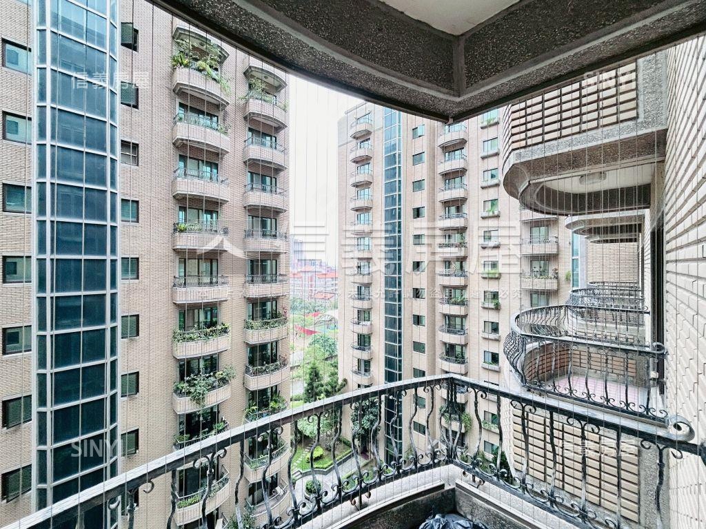 【中悅】公園景觀四房房屋室內格局與周邊環境