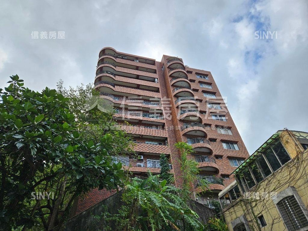 奇岩重劃區旁景觀４房車位房屋室內格局與周邊環境