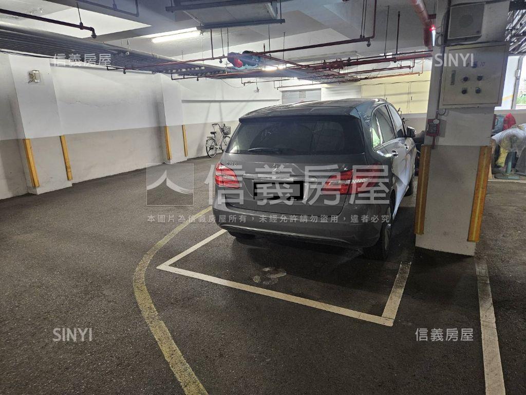 奇岩重劃區旁景觀４房車位房屋室內格局與周邊環境
