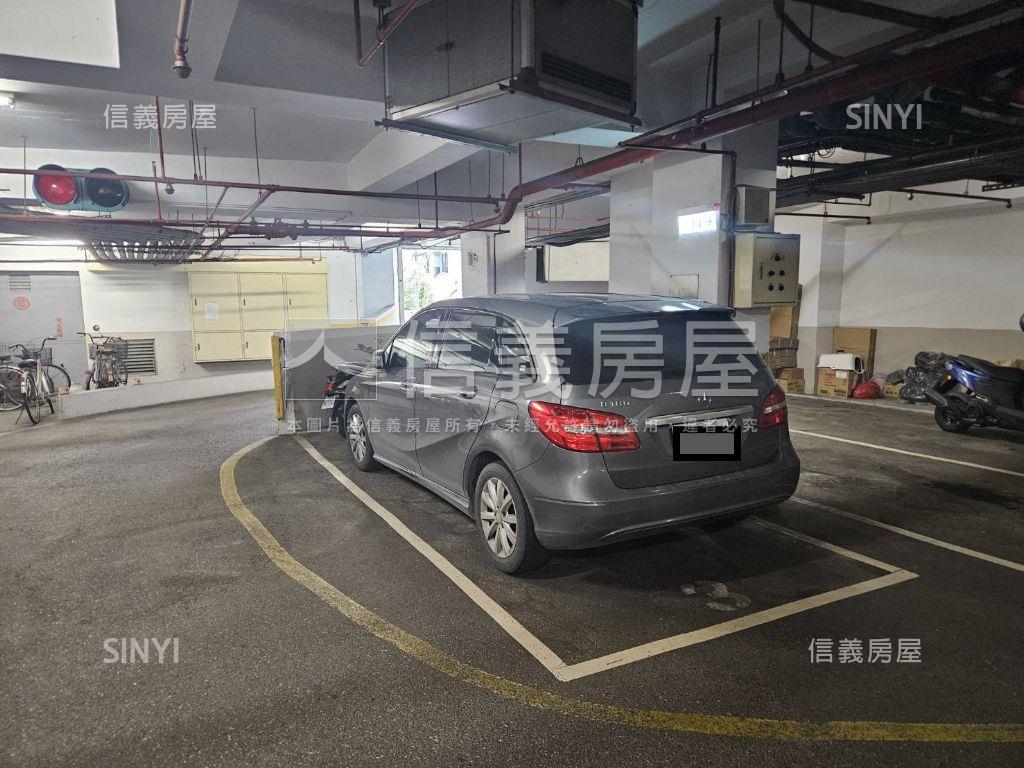 奇岩重劃區旁景觀４房車位房屋室內格局與周邊環境