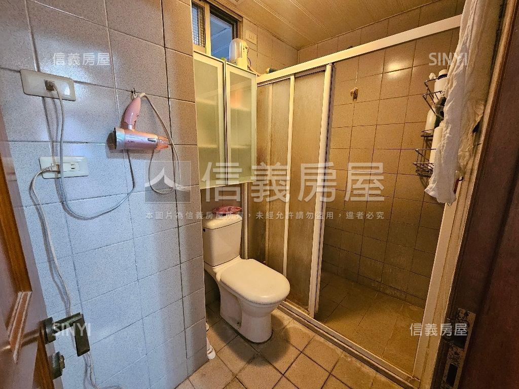 奇岩重劃區旁景觀４房車位房屋室內格局與周邊環境