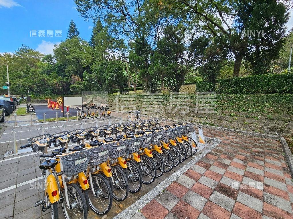 奇岩重劃區旁景觀４房車位房屋室內格局與周邊環境