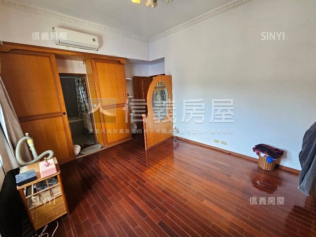 奇岩重劃區旁景觀４房車位房屋室內格局與周邊環境