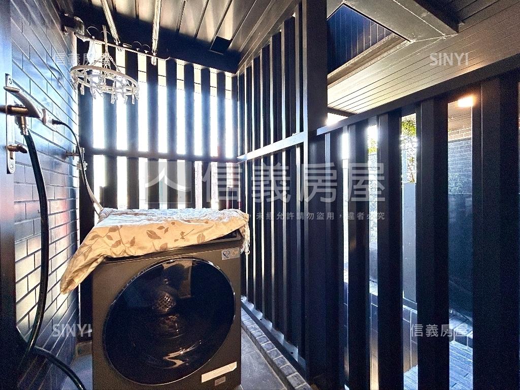 愛情河左岸１８樓Ａ１５房屋室內格局與周邊環境