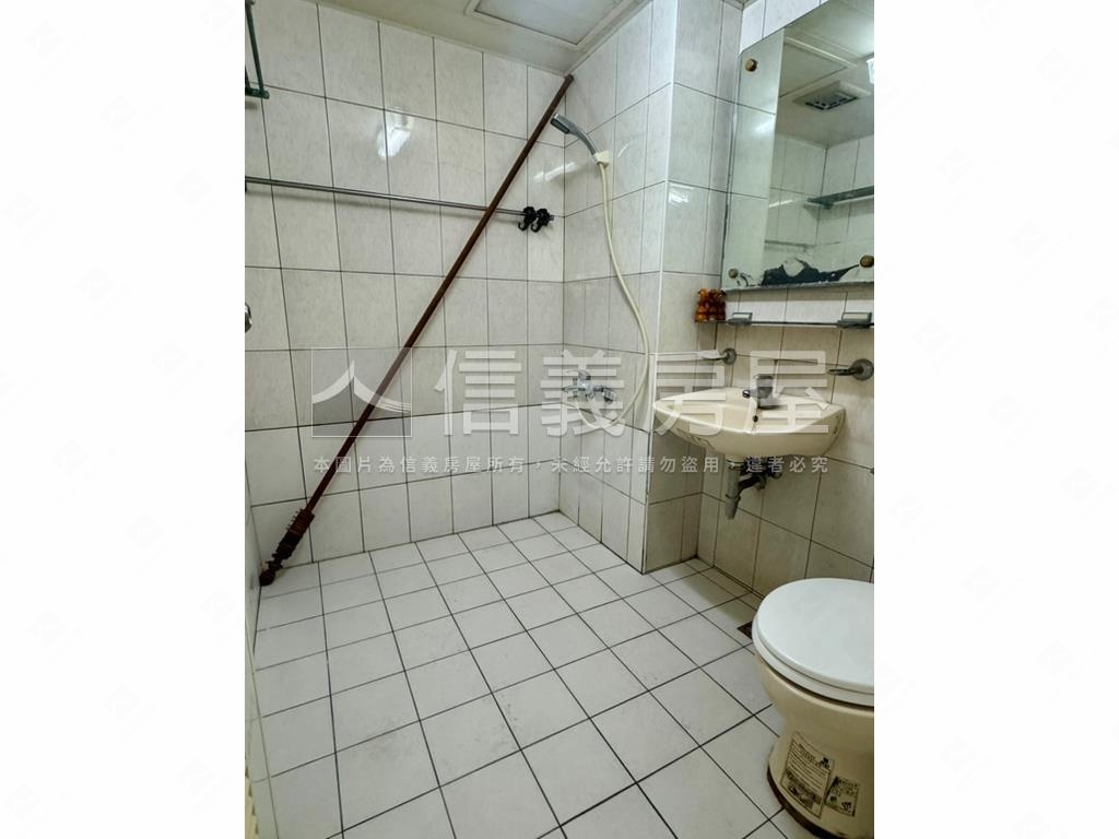 大道新城三房平車房屋室內格局與周邊環境