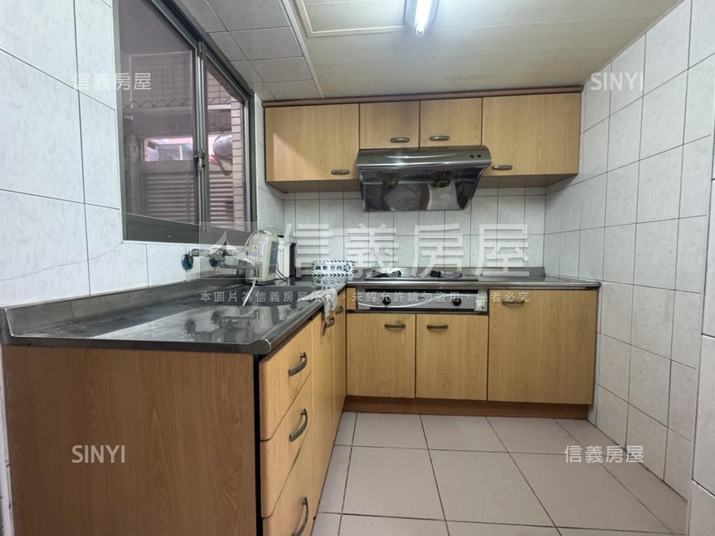 大道新城三房平車房屋室內格局與周邊環境