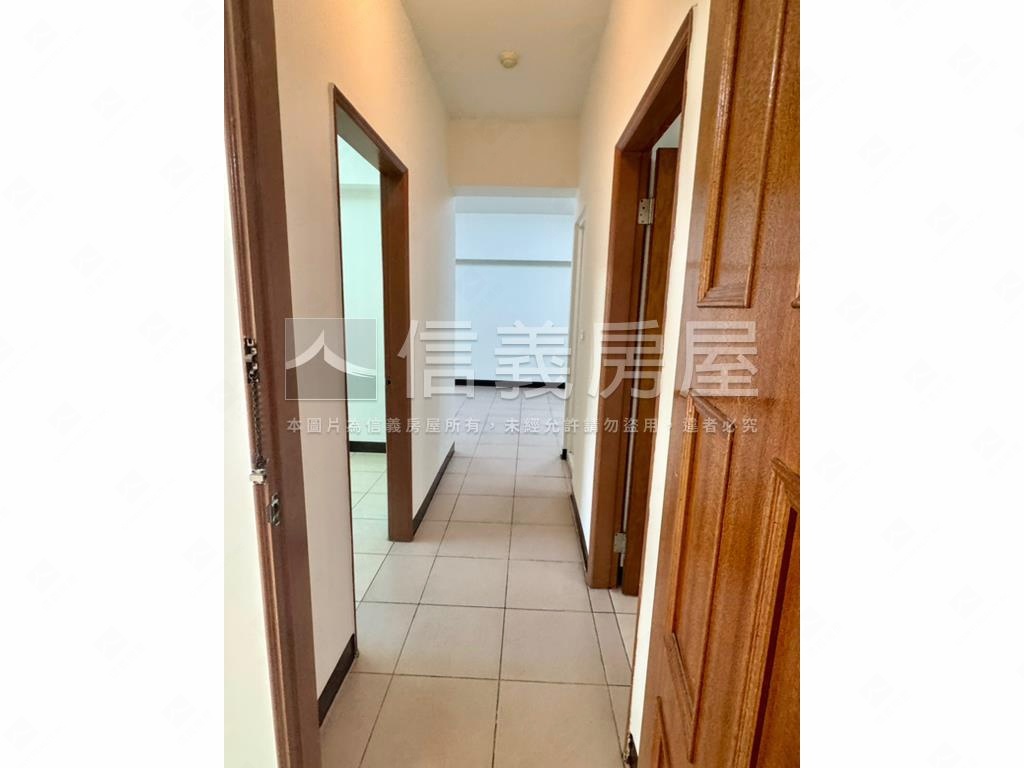 大道新城三房平車房屋室內格局與周邊環境