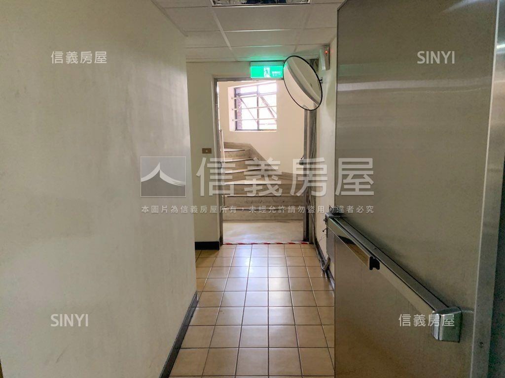 亞洲企業氣派辦公房屋室內格局與周邊環境