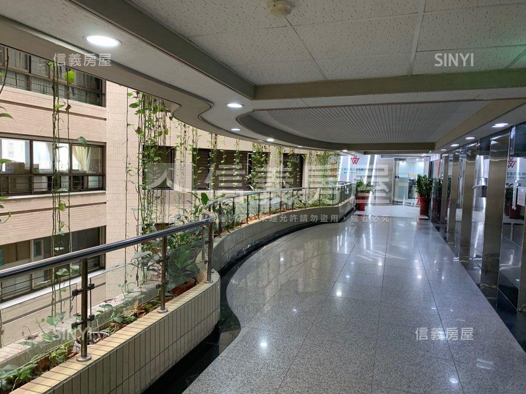 亞洲企業氣派辦公房屋室內格局與周邊環境