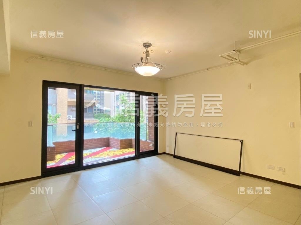 夢想Ａ４三房。車位可另購房屋室內格局與周邊環境