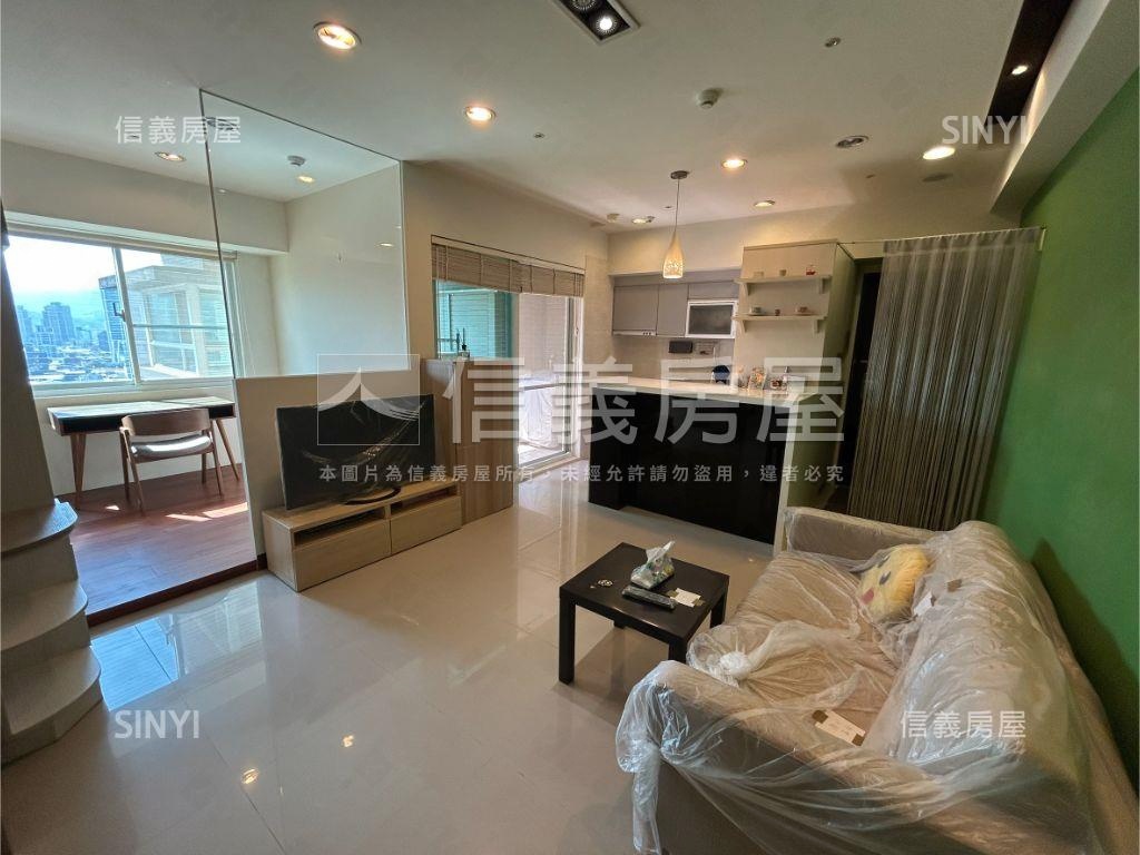 七張商圈高樓鋼骨２房房屋室內格局與周邊環境