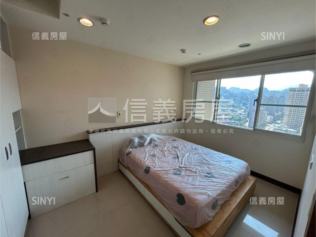 七張商圈高樓鋼骨２房房屋室內格局與周邊環境