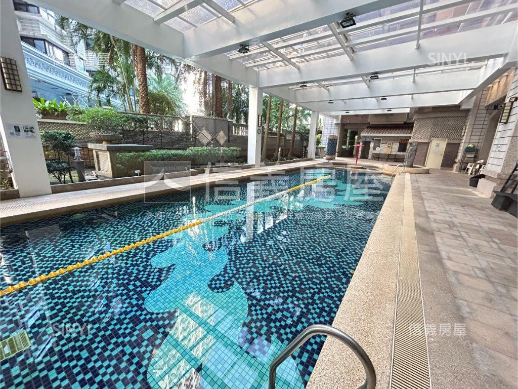 七張商圈高樓鋼骨２房房屋室內格局與周邊環境