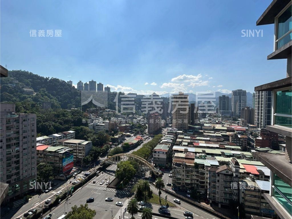 七張商圈高樓鋼骨２房房屋室內格局與周邊環境