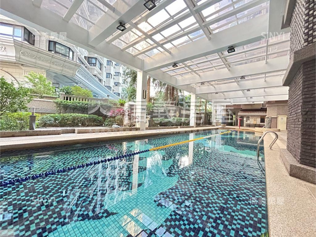 七張商圈高樓鋼骨２房房屋室內格局與周邊環境