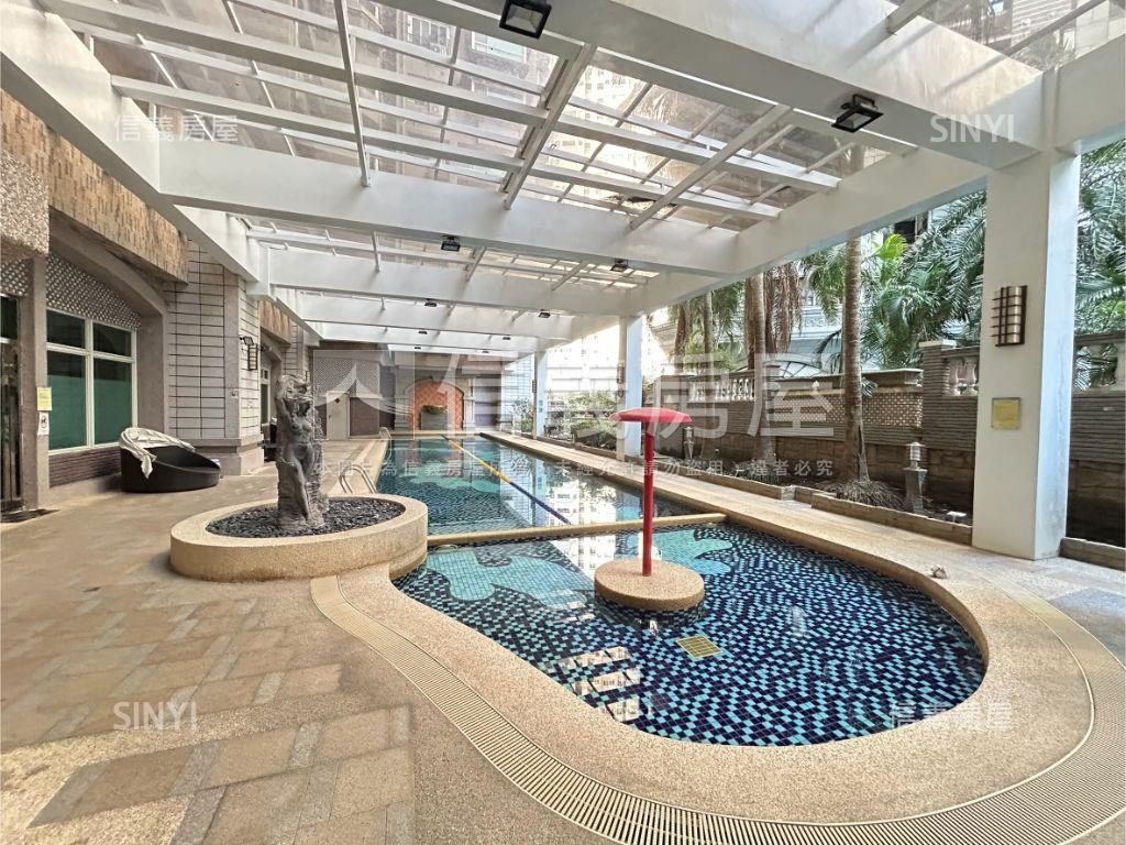 七張商圈高樓鋼骨２房房屋室內格局與周邊環境