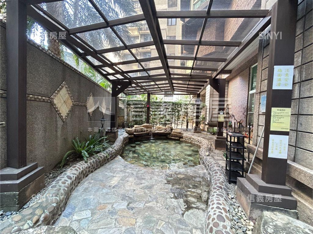 七張商圈高樓鋼骨２房房屋室內格局與周邊環境